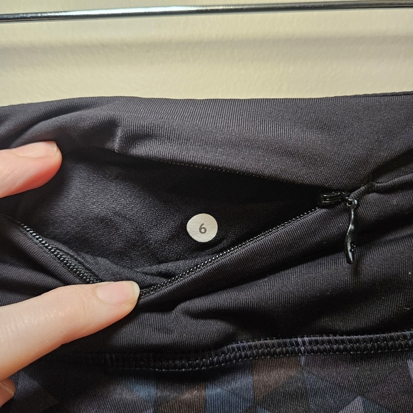 Lululemon Fast and Free Mid-Rise Running Tight With Pockets - Picture 7 of 10